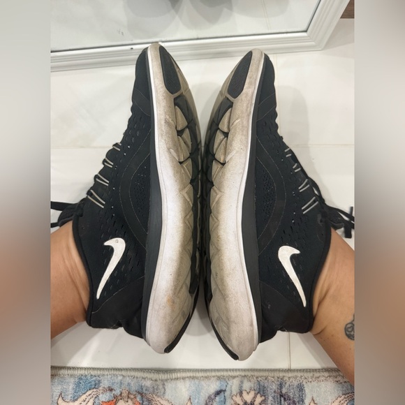 Women’s Nike shoes - Picture 5 of 5